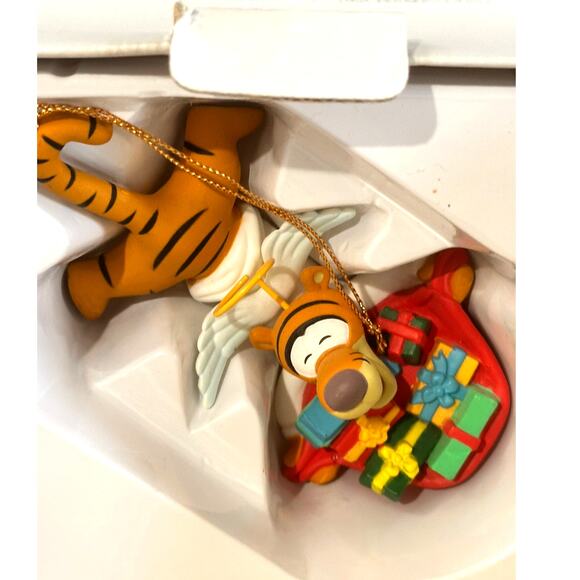 Disney Christmas Magic #207 Grolier 1980 'Tigger' Collectible Christmas Ornament - Picture 2 of 7